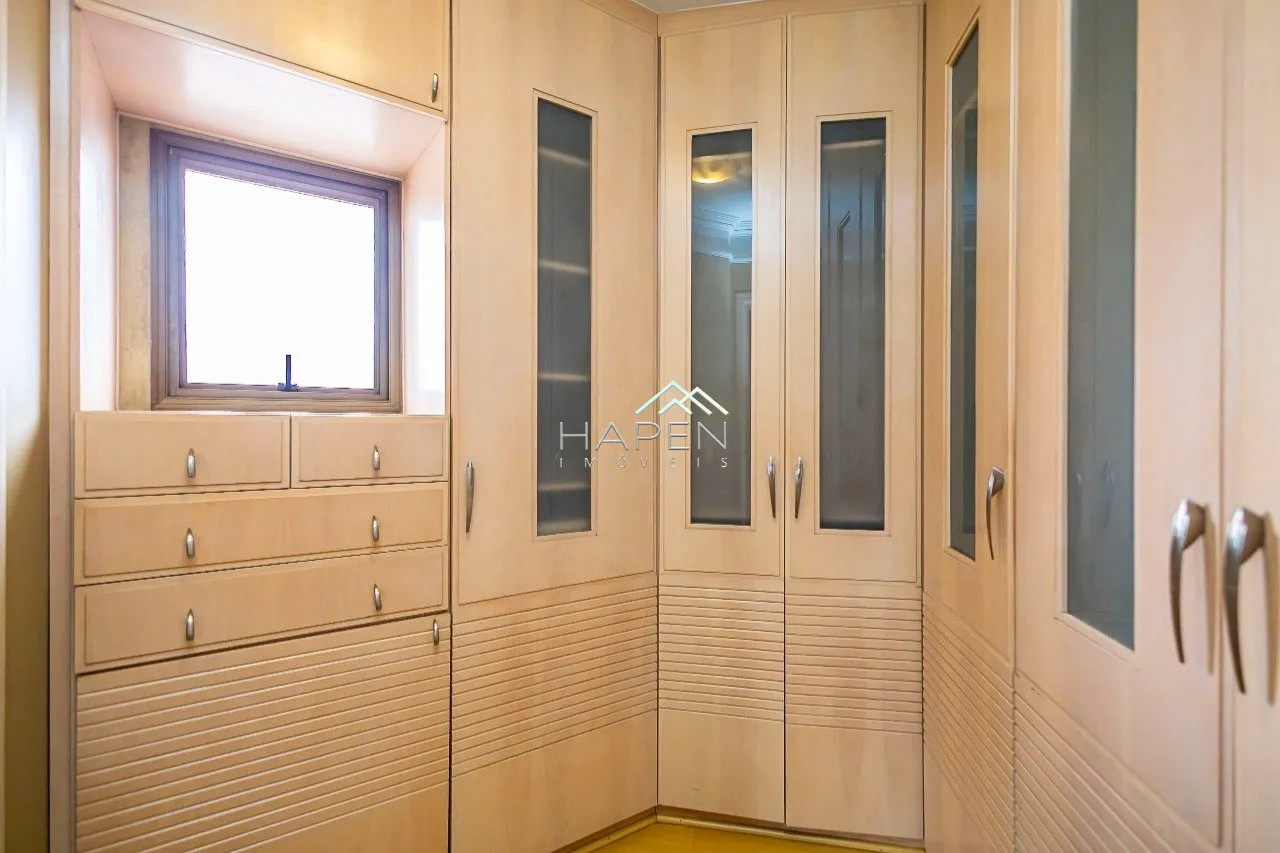 Furnished 4-bedroom apartment with 4 bathrooms — photo 21