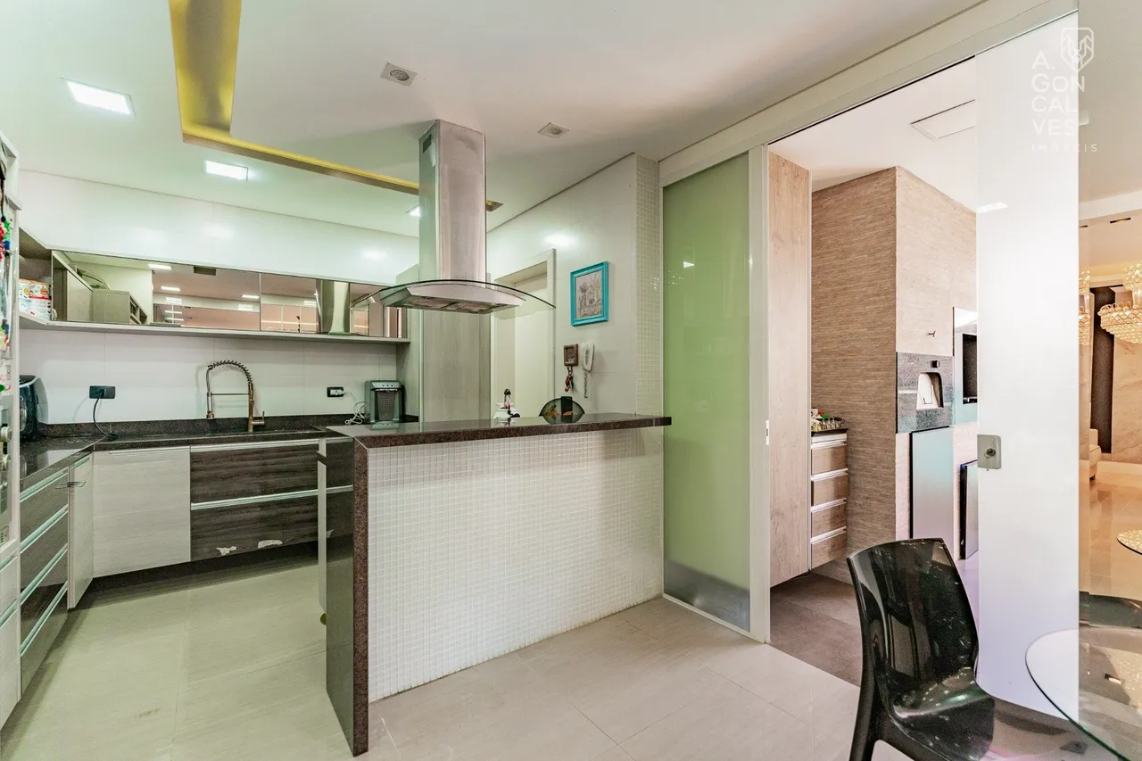 Furnished house with 4 suites and 5 parking spots — photo 25