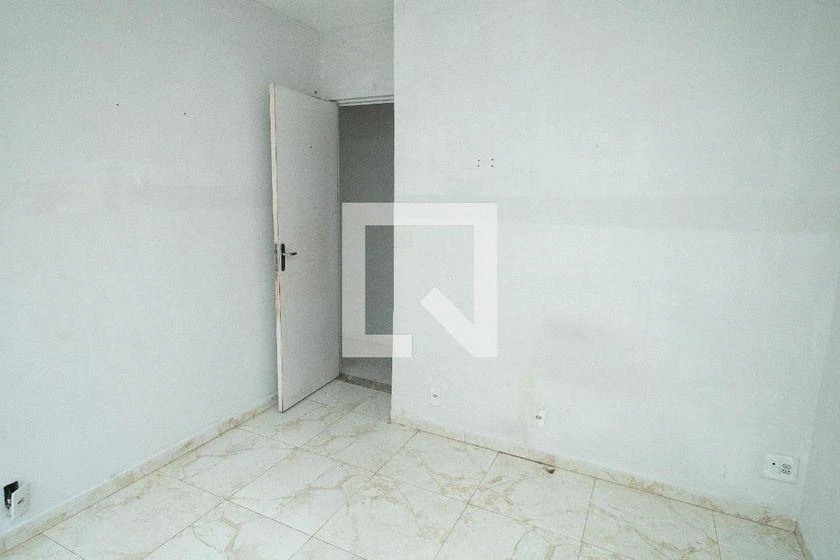2-bedroom apartment in a building with a pool — photo 23