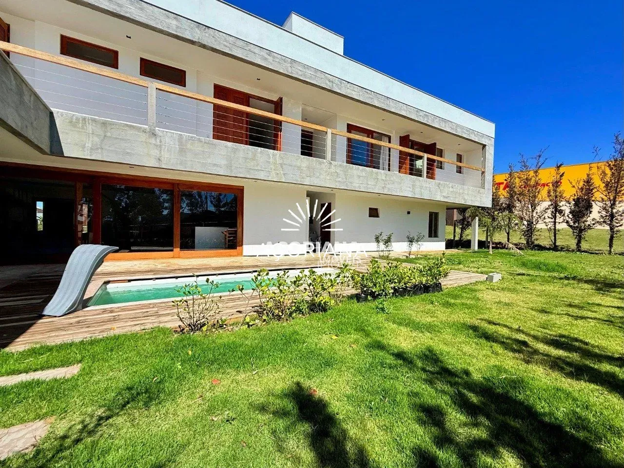 House with open-plan kitchen and 5 bedrooms over 558 m² — photo 46