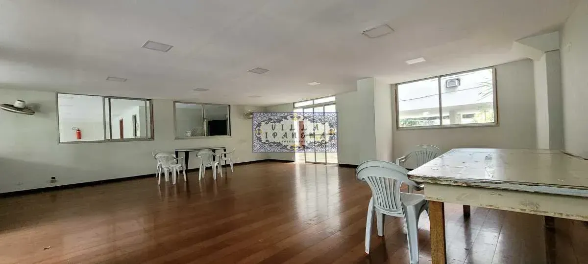 129 m² apartment with 3 bedrooms and a balcony — photo 32