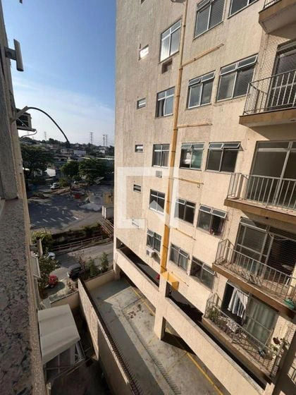 2-bedroom apartment in a building with a pool — photo 21
