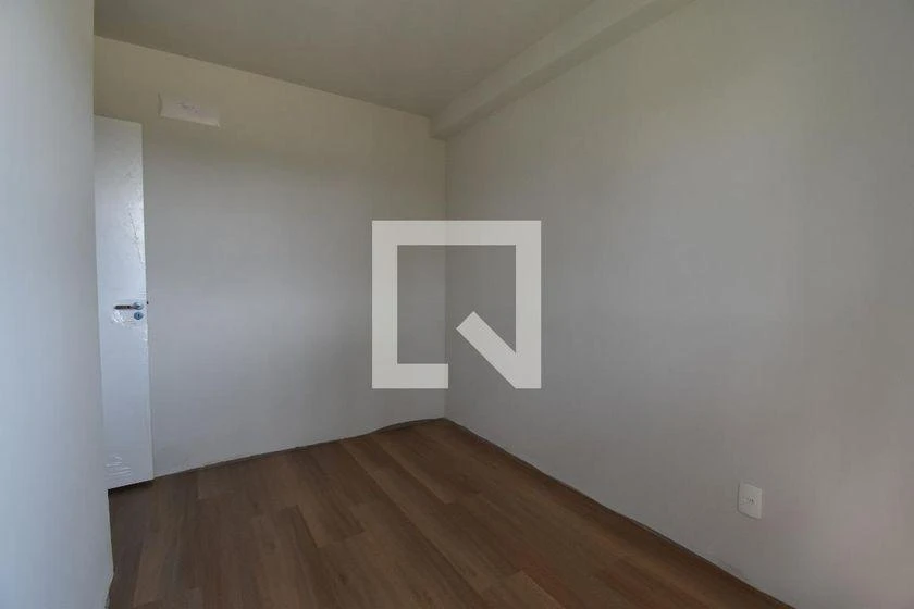 3-bedroom apartment with wood or laminate floors in Curitiba — photo 6