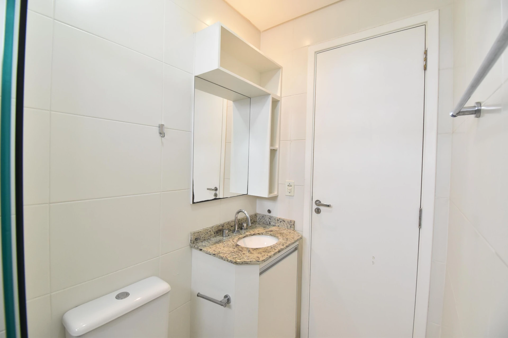 2-bedroom apartment with a grill on the balcony — photo 48
