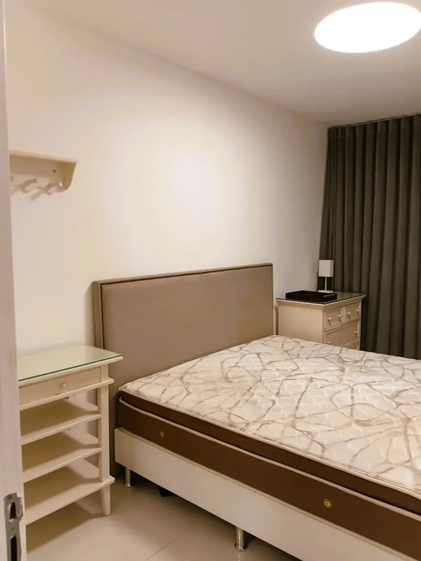 Furnished apartment with open-plan kitchen and 3 bedrooms — photo 23