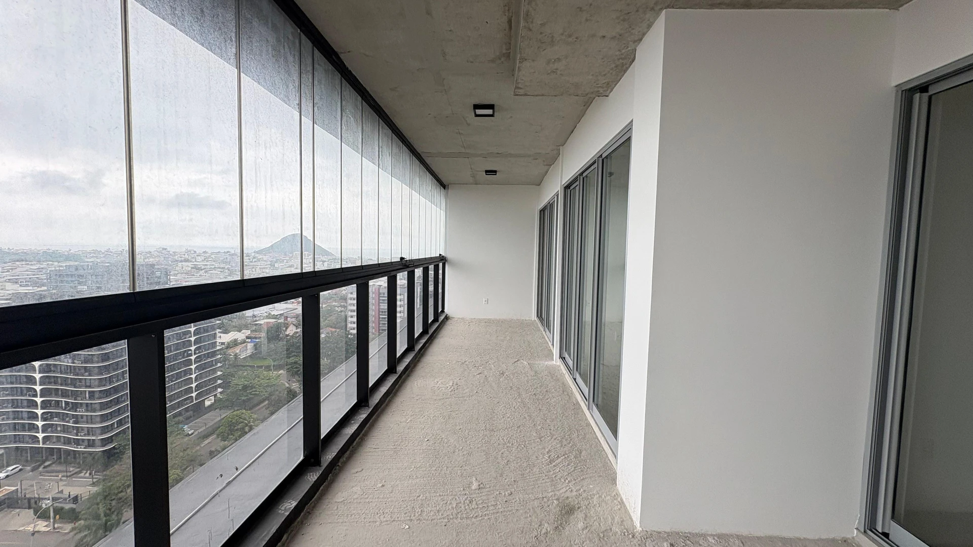 2-bedroom apartment with a mountain view in Rio de Janeiro — photo 14