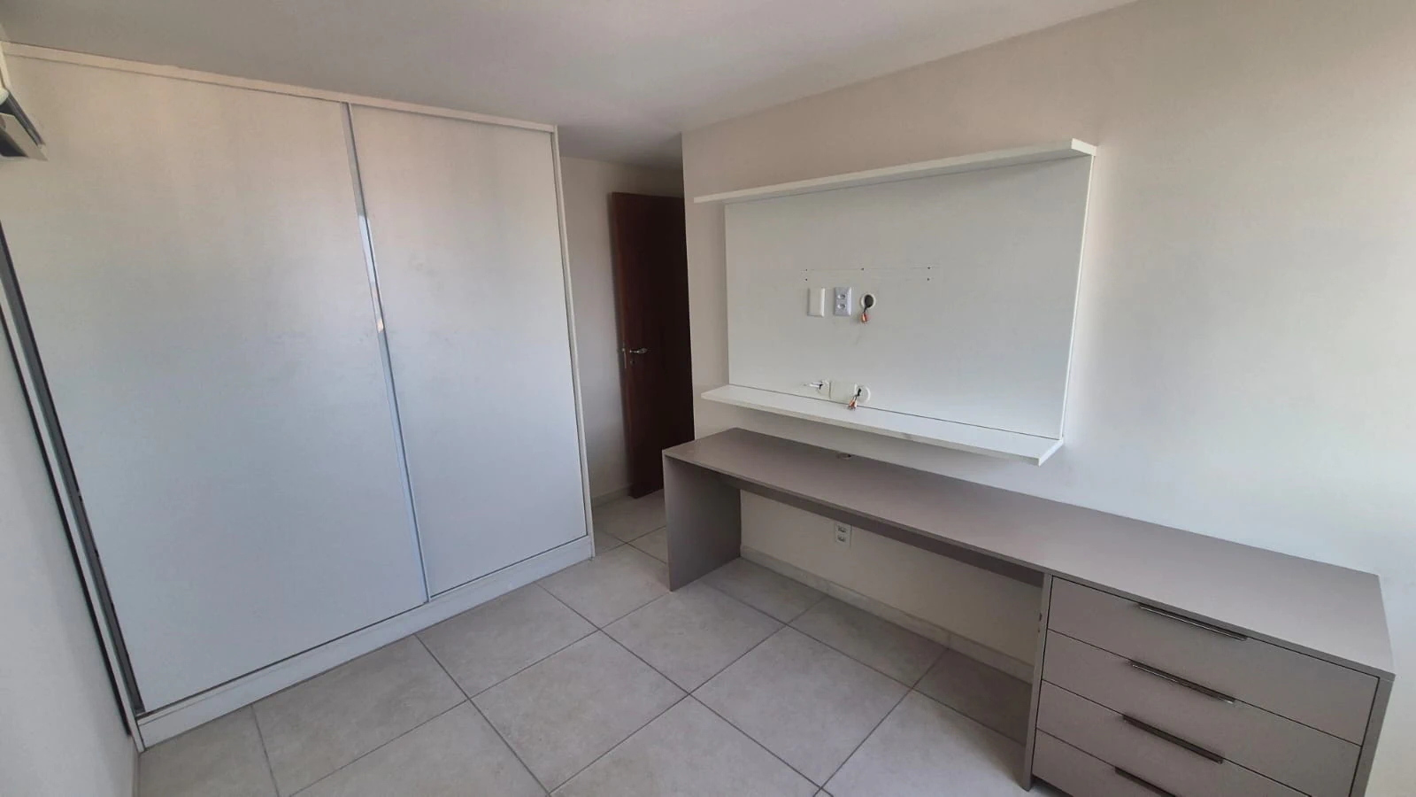 Apartment, 94 m², with a glass-enclosed balcony — photo 4