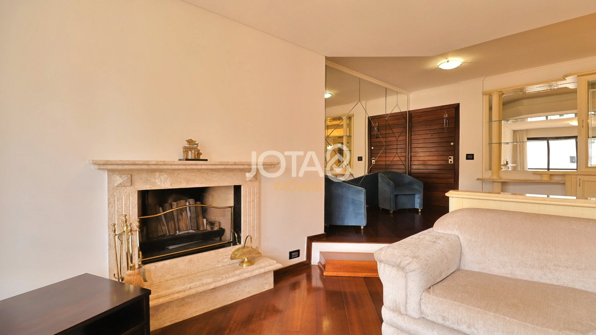 88 m² apartment with a bathtub and floor-to-ceiling windows — photo 19