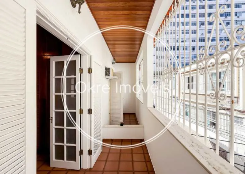 3-bedroom house with a grill on the balcony — photo 11