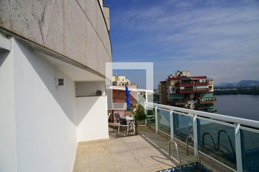 4-bedroom apartment with 250 m² and 3 en-suite baths — photo 50