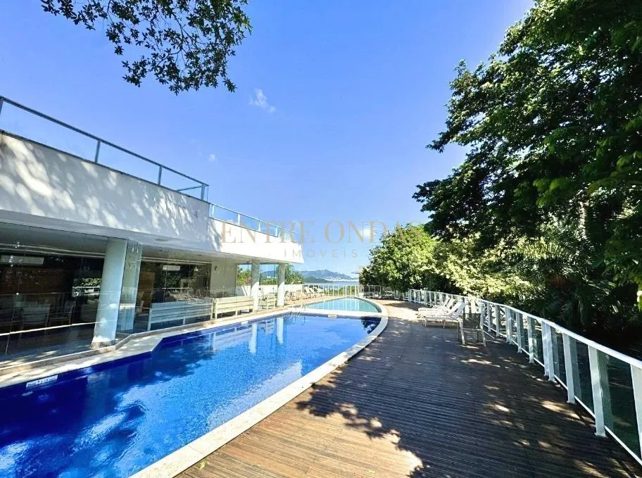 Water view in a 4-bedroom house, 263 m² — photo 11