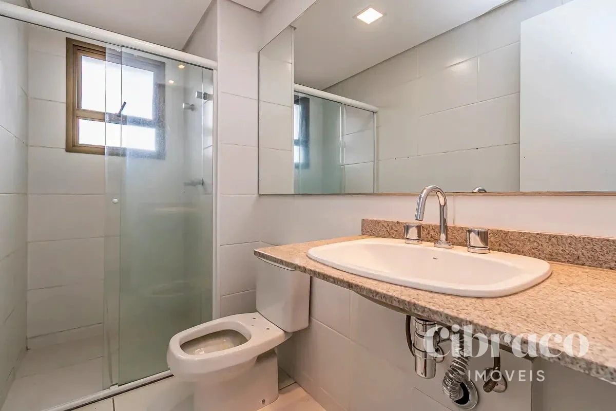 Glass-enclosed balcony in a 2-bedroom apartment, 69 m² — photo 12