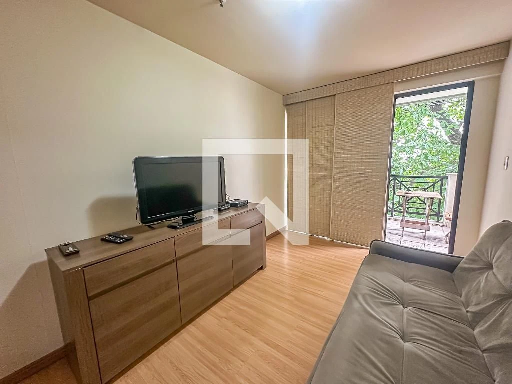 Furnished 2-bedroom apartment with built-in wardrobes — photo 9