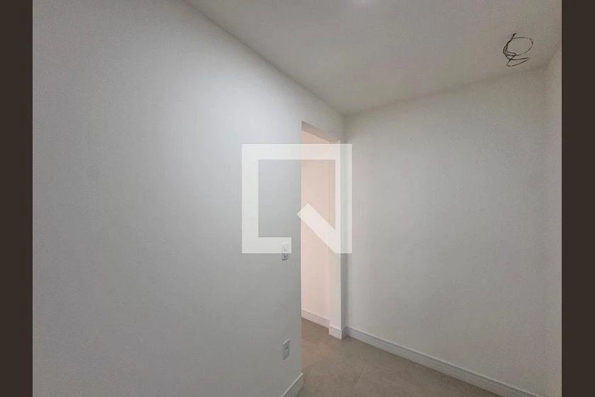 Rental house with 4 bedrooms and 222 m², balcony — photo 34