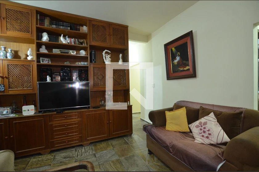 Furnished 231 m² house with 3 bedrooms and a balcony — photo 10