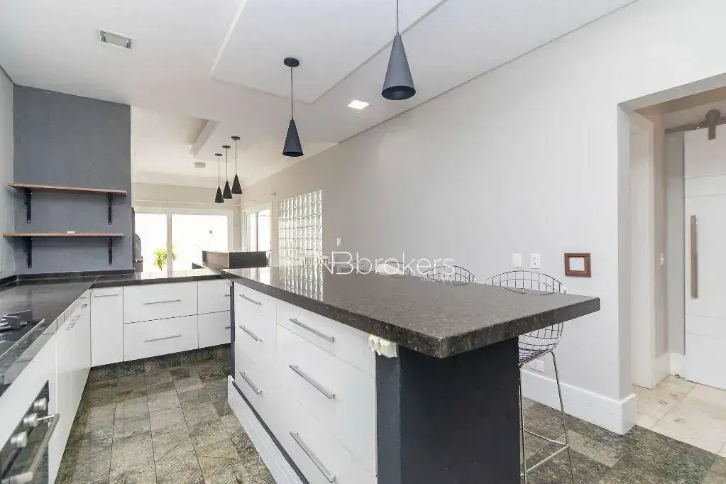 Furnished house with 4 bedrooms and a private garden — photo 6