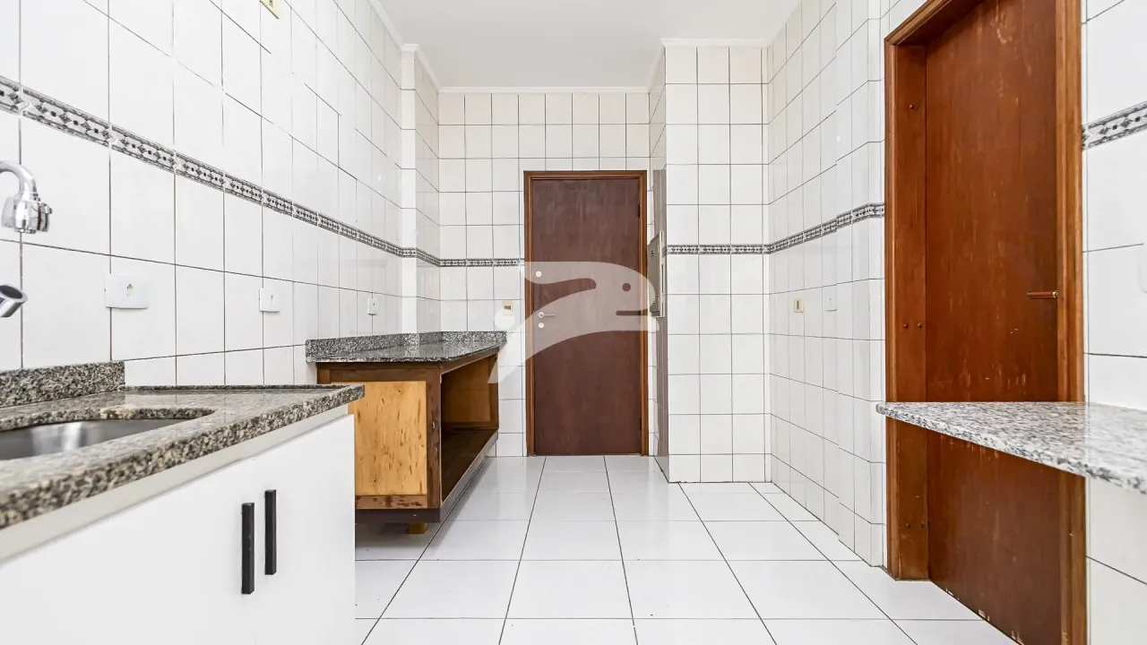 3-bedroom apartment with balcony grill — photo 10