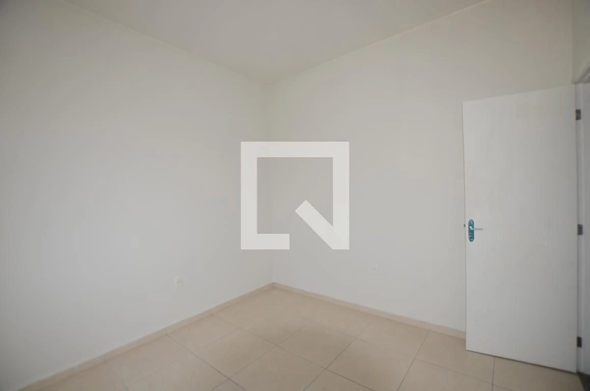 Unfurnished 1-bedroom apartment with gas stove — photo 12