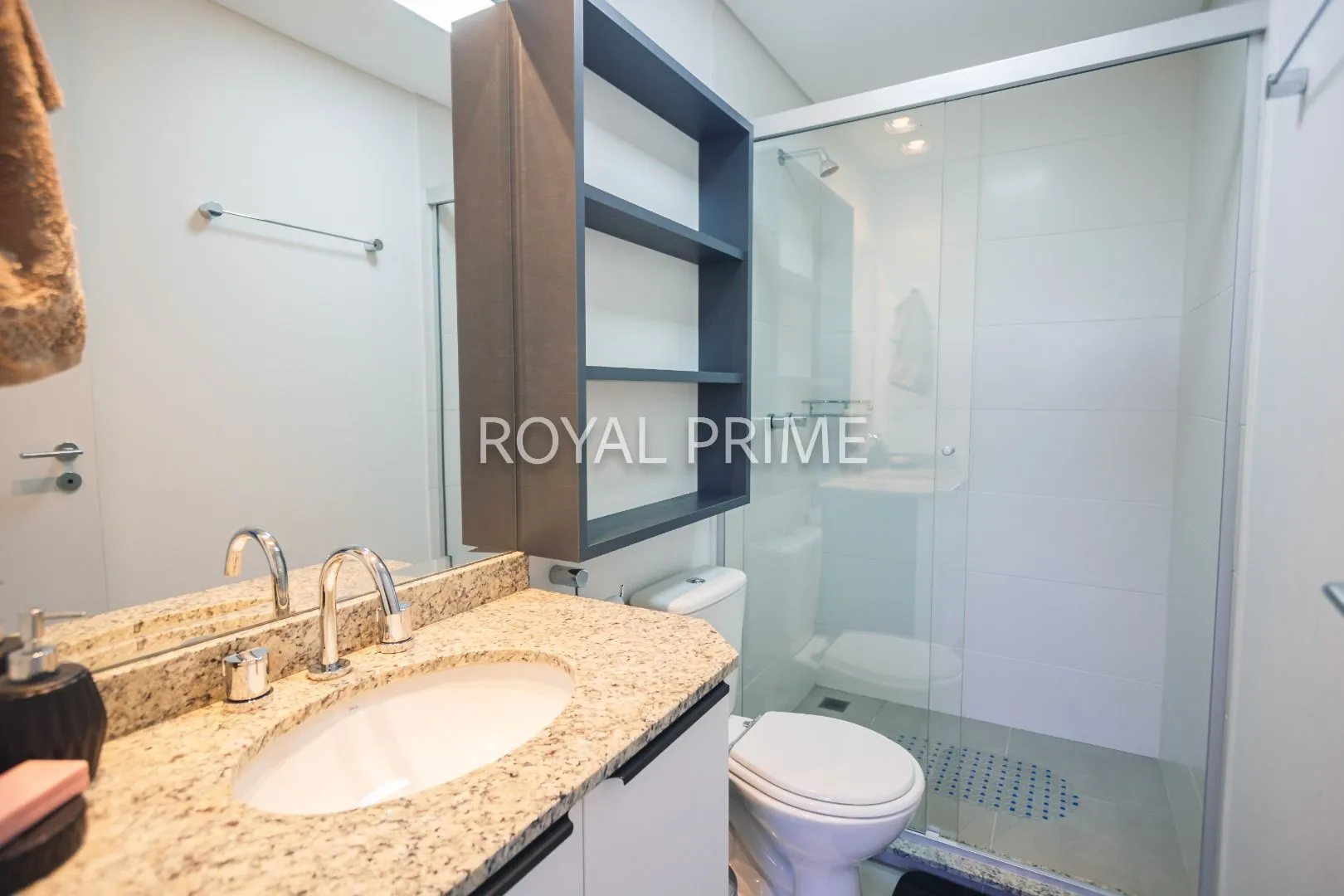 133 m² apartment with 2 en-suite bedrooms and private BBQ — photo 25