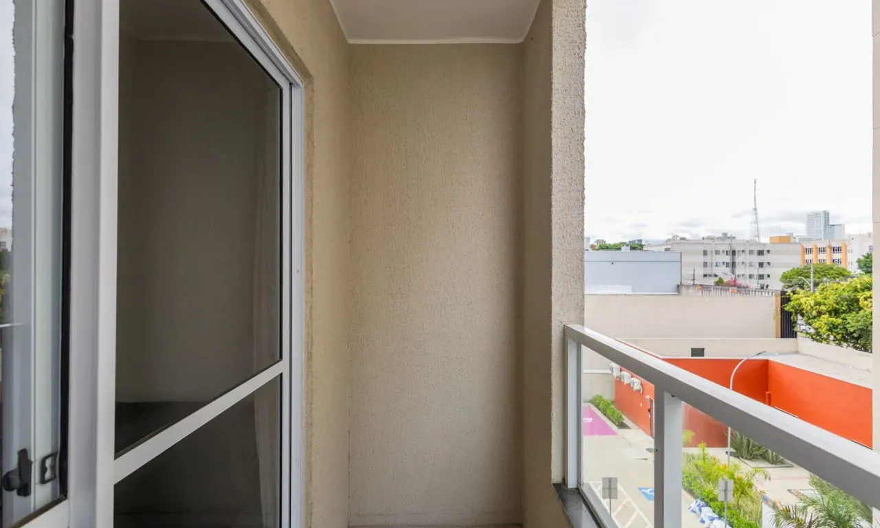 Furnished 2-bedroom apartment with balcony and 63 m² — photo 8
