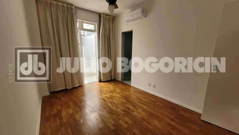 3-bedroom apartment with a suite and a balcony — photo 18