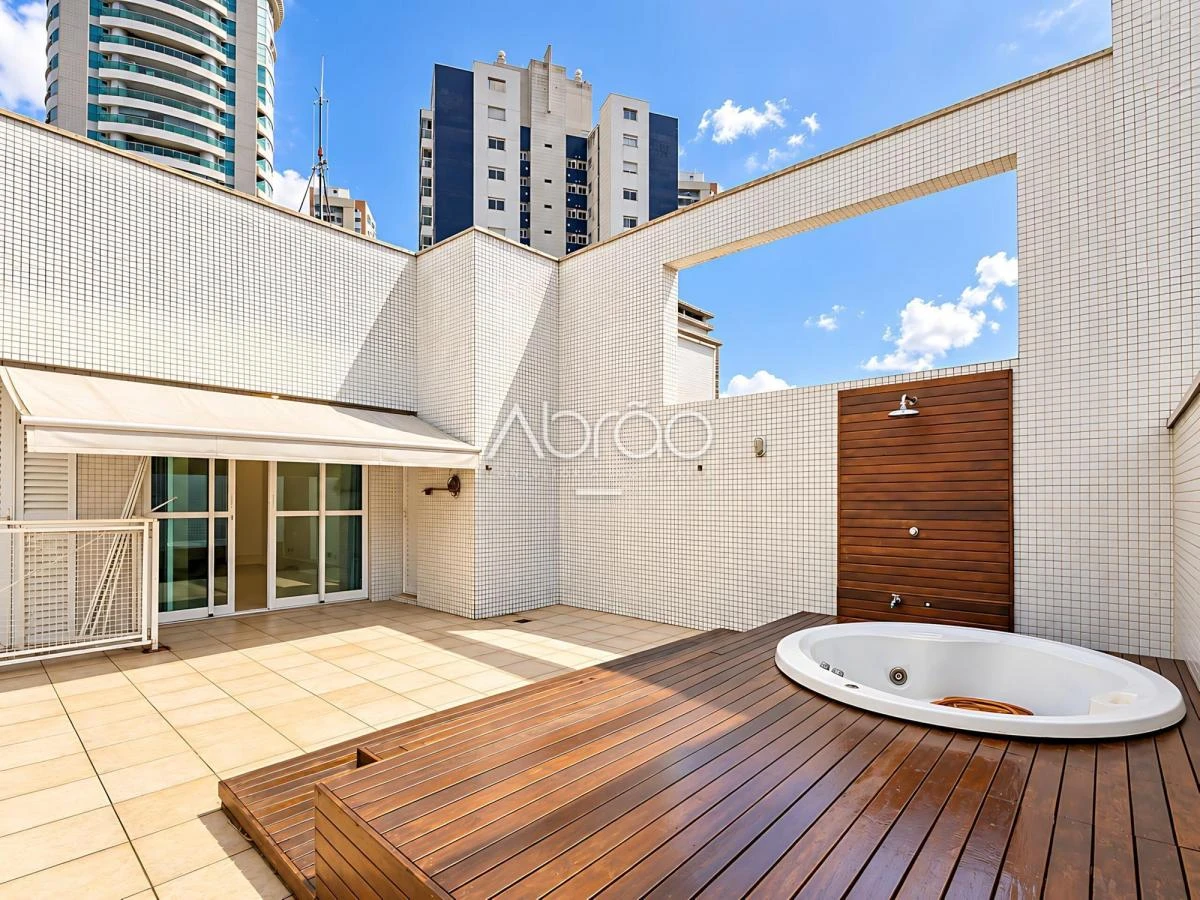 Furnished apartment, 192 m², with a glass-enclosed balcony — photo 9