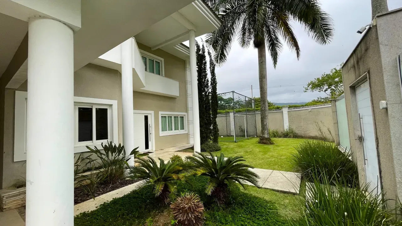 Furnished house with 4 bedrooms and an open-plan kitchen — photo 50