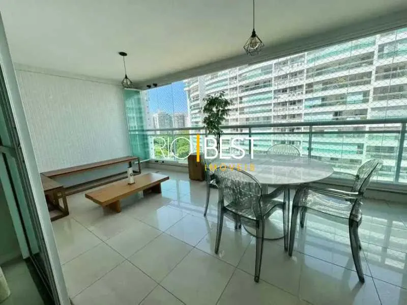 Apartment with 4 bedrooms and a glazed balcony view — photo 4