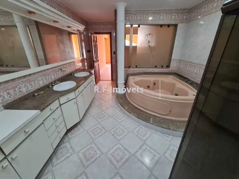 Triplex house with 4 bedrooms and 4 bathrooms — photo 20