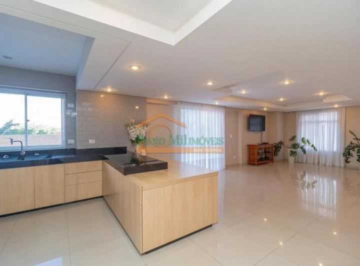 Furnished 168 m² apartment with an open-plan kitchen — photo 2