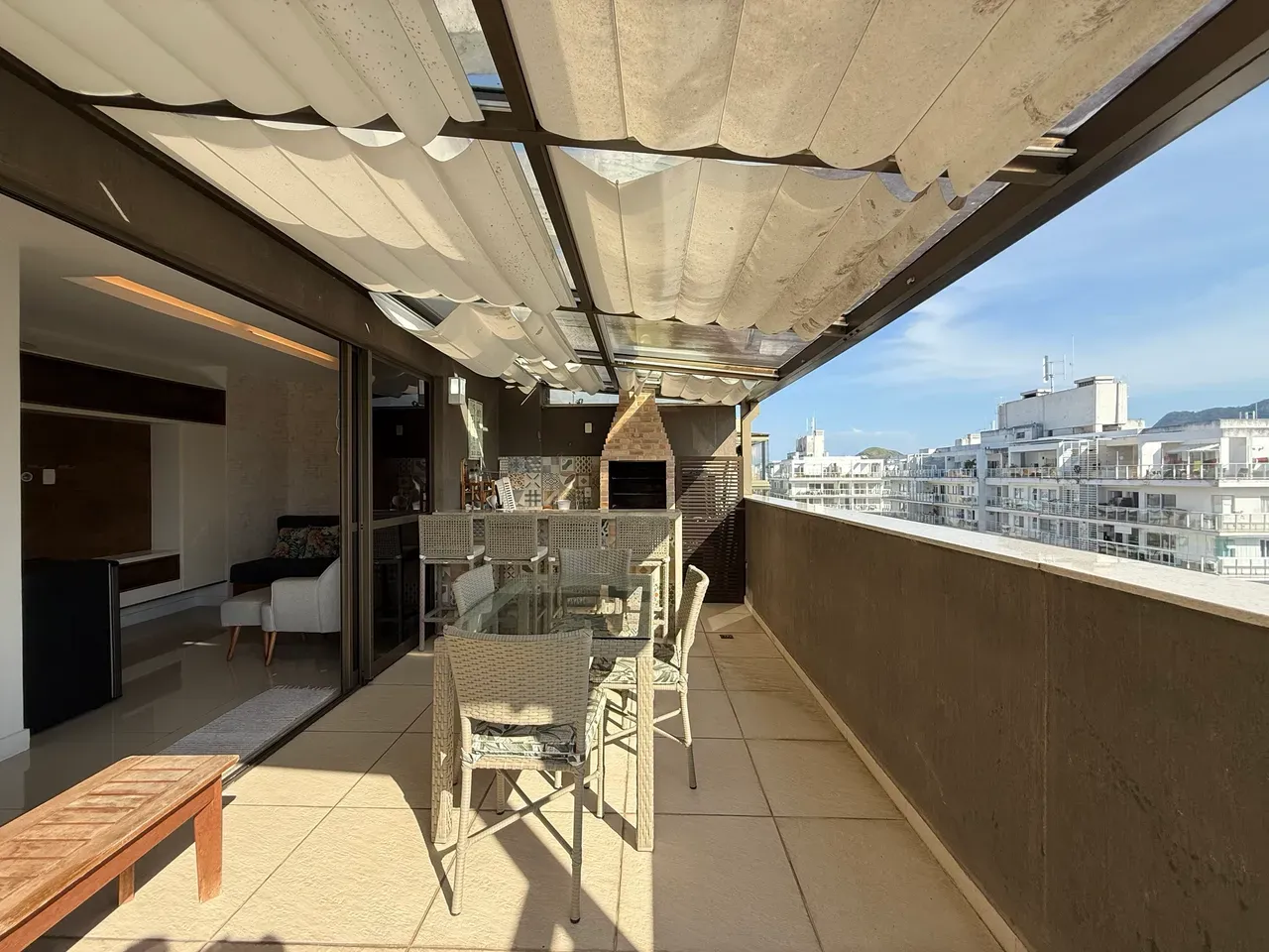4-bedroom apartment in a building with a sauna — photo 4