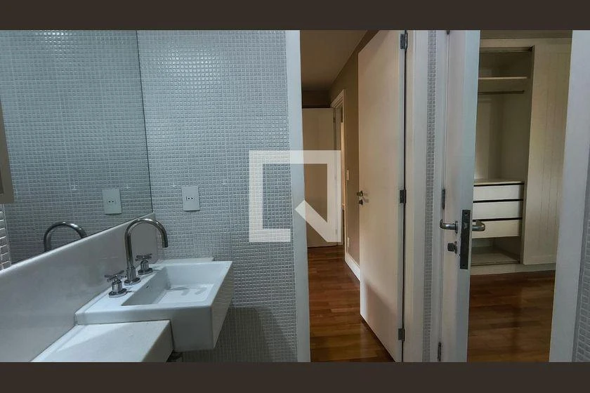 Apartamento, 122 m², com piso de madeira ou laminado — photo 5