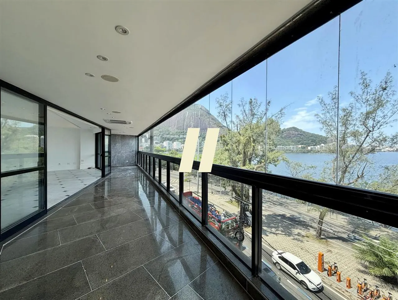 3-bedroom apartment with a bathtub in Rio de Janeiro — photo 14