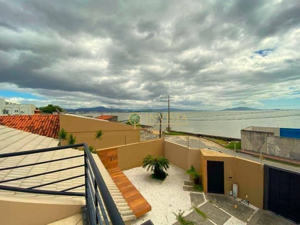 Casa residencial con 4 dormitorios y 5 baños — photo 24