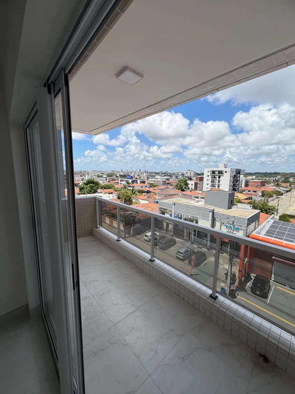 Вид на воду та 2 спальні: квартира 68 м² — photo 4