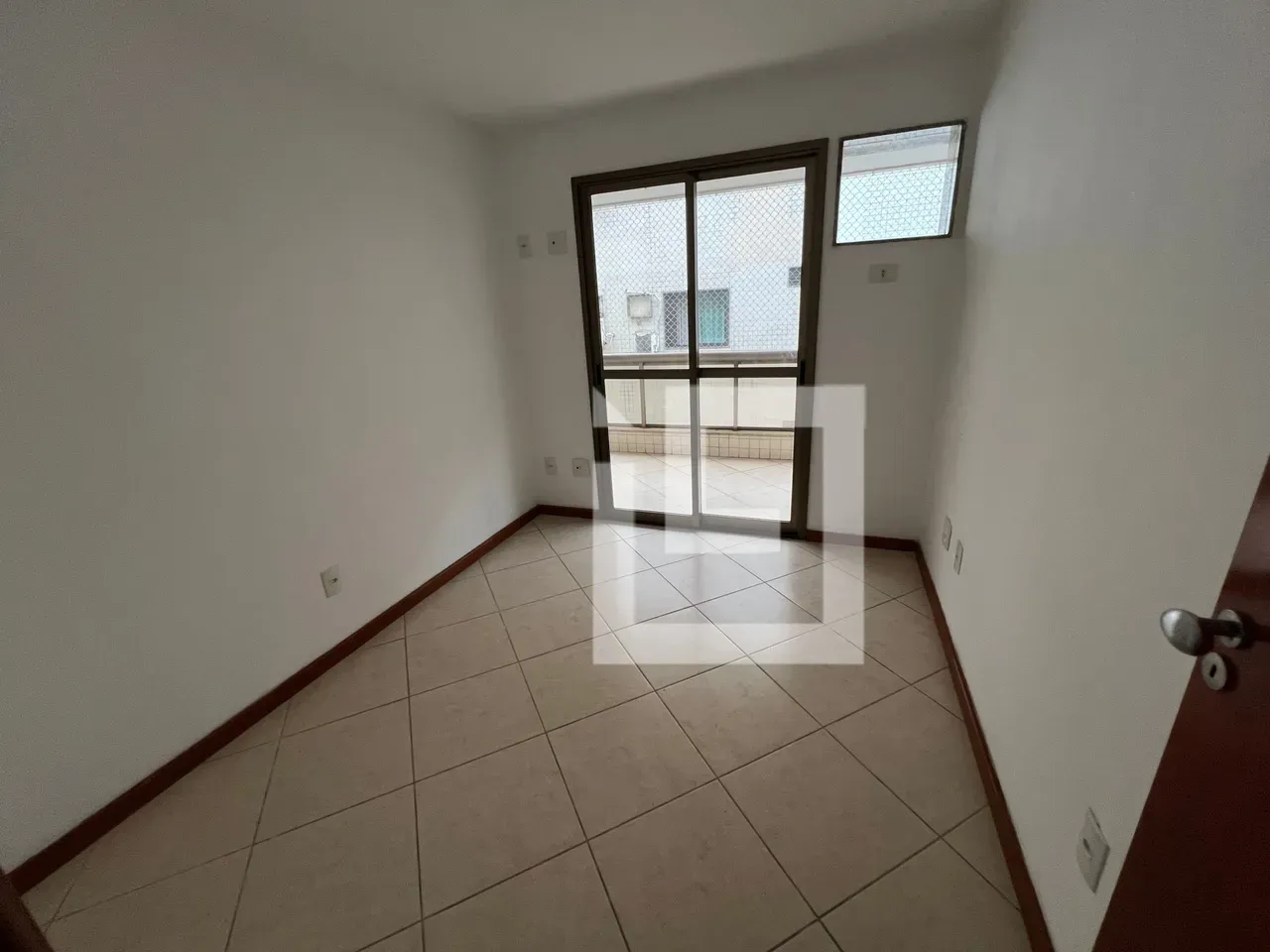 3-bedroom apartment, 1 with its own bathroom, 85 m² — photo 5
