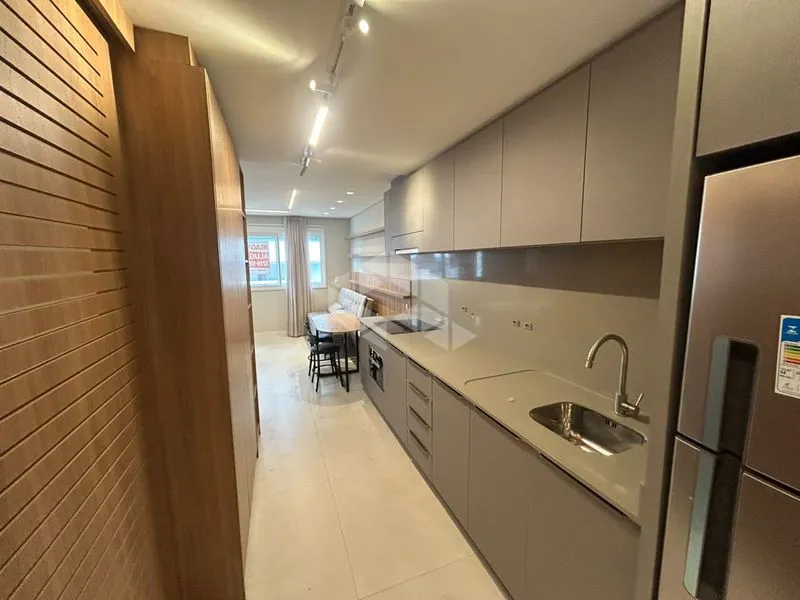 One-bedroom apartment with a home office — photo 2