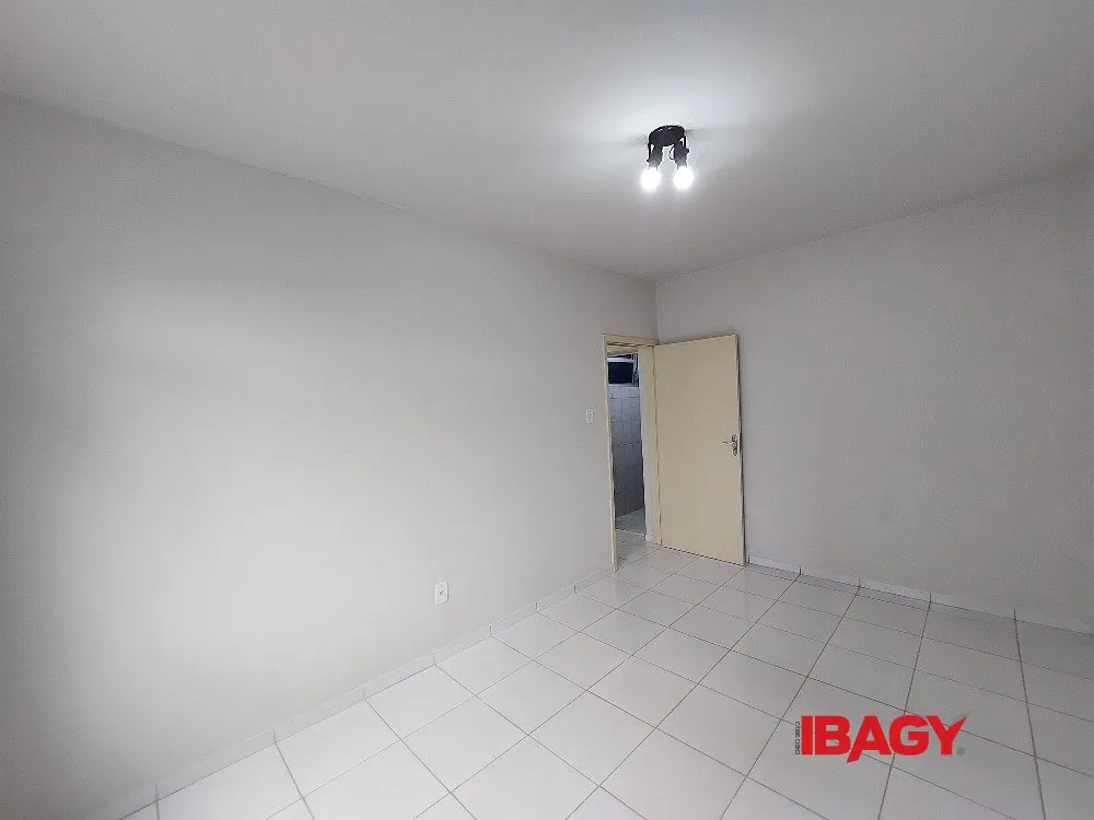 Apartment with 2 bedrooms and 1 bathroom, 64 m² — photo 13