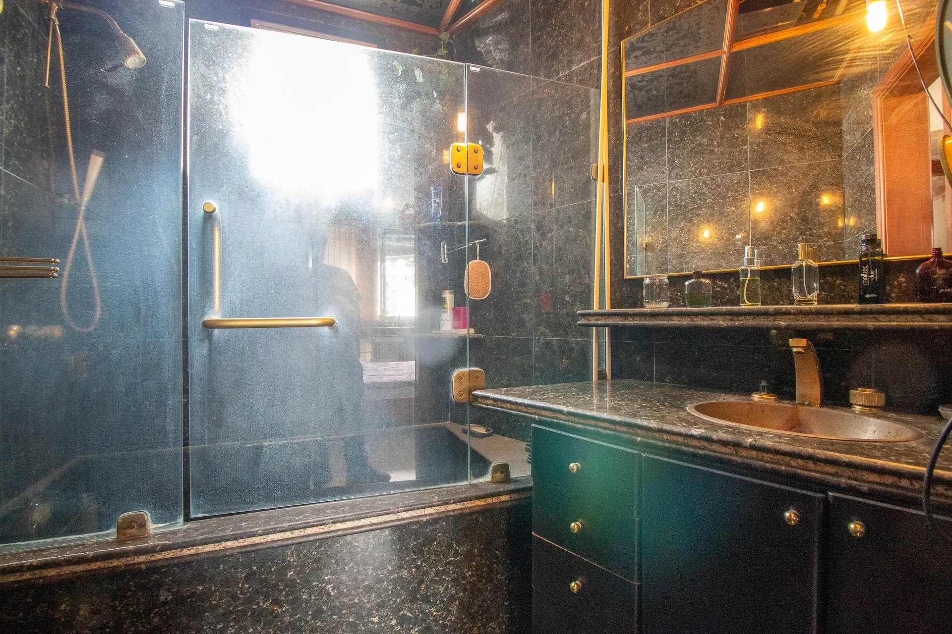 4-bedroom apartment in a building with a sauna — photo 36