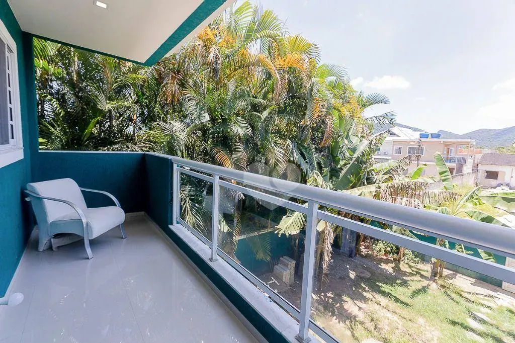 Furnished triplex house with 4 bedrooms and 370 m² — photo 43