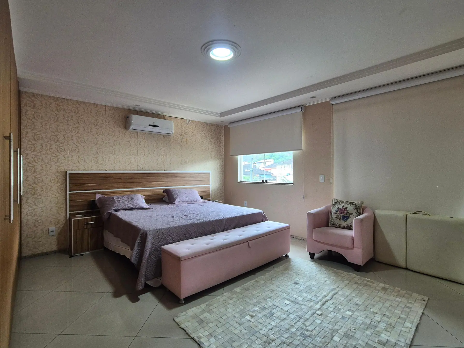 Jacuzzi in a 3-bedroom house, 400 m² — photo 8