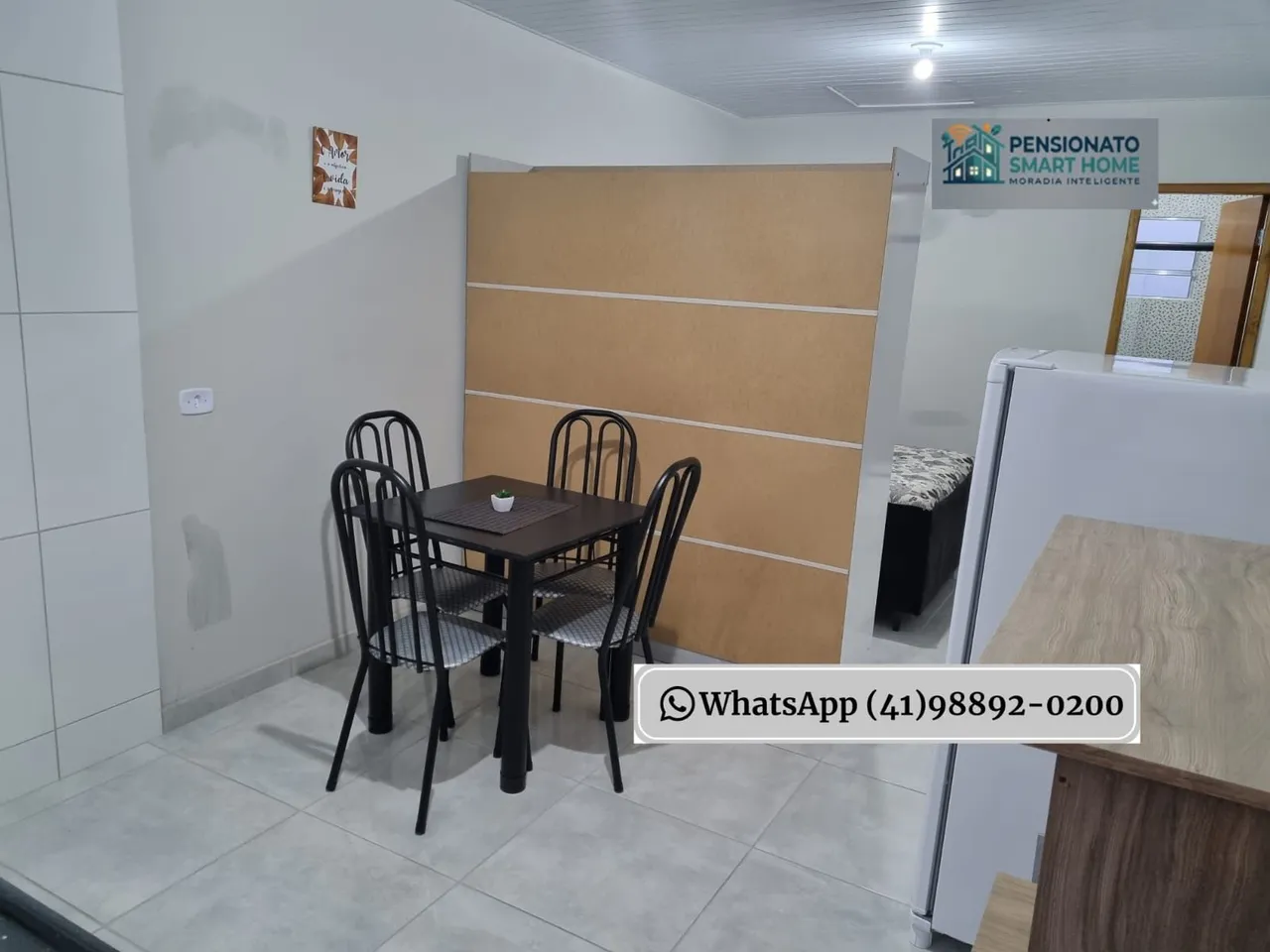 Estudio amueblado con mesa y cocina con cocina a gas — photo 8