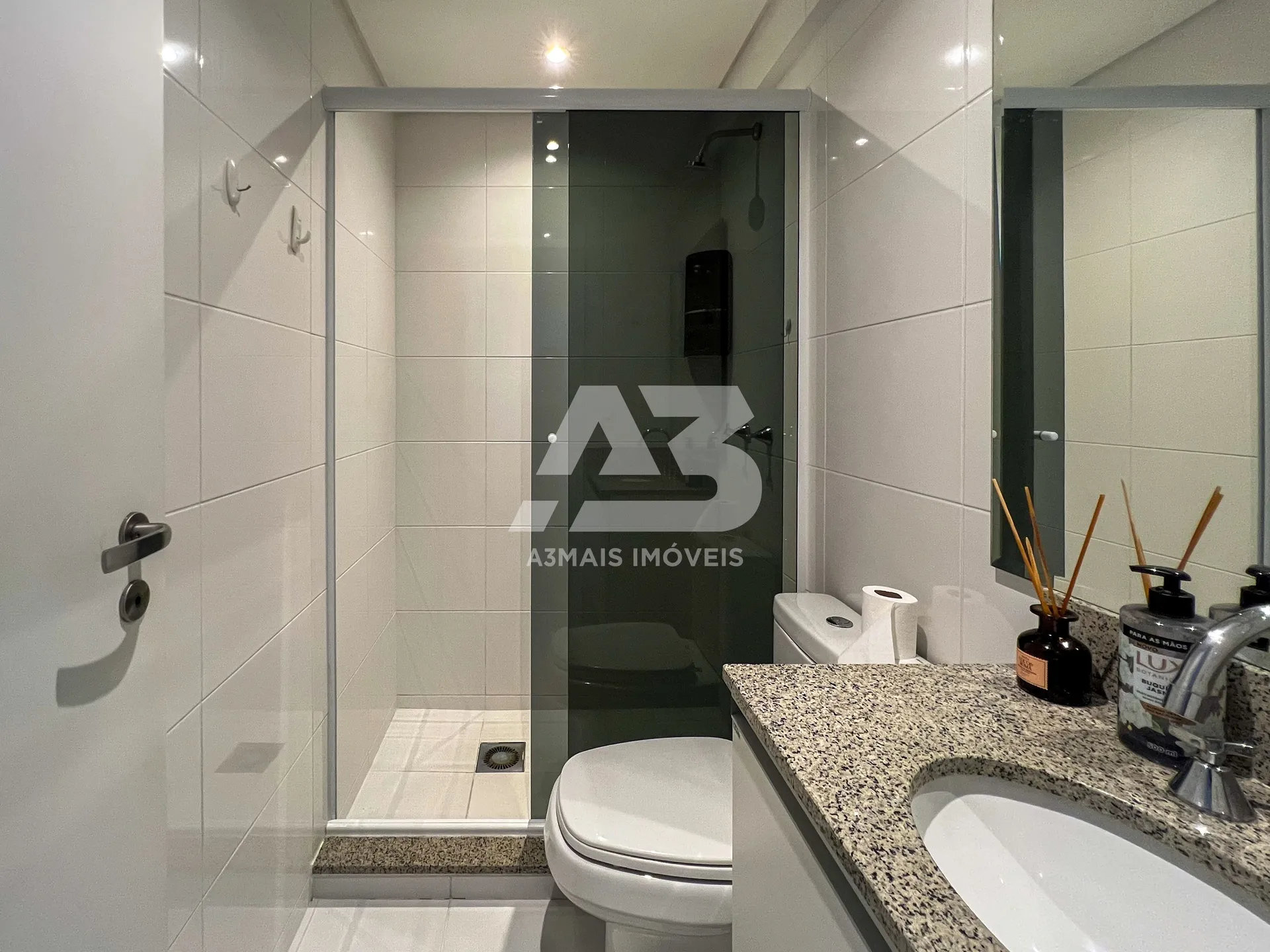 Furnished studio, 30 m², with a washing machine — photo 11