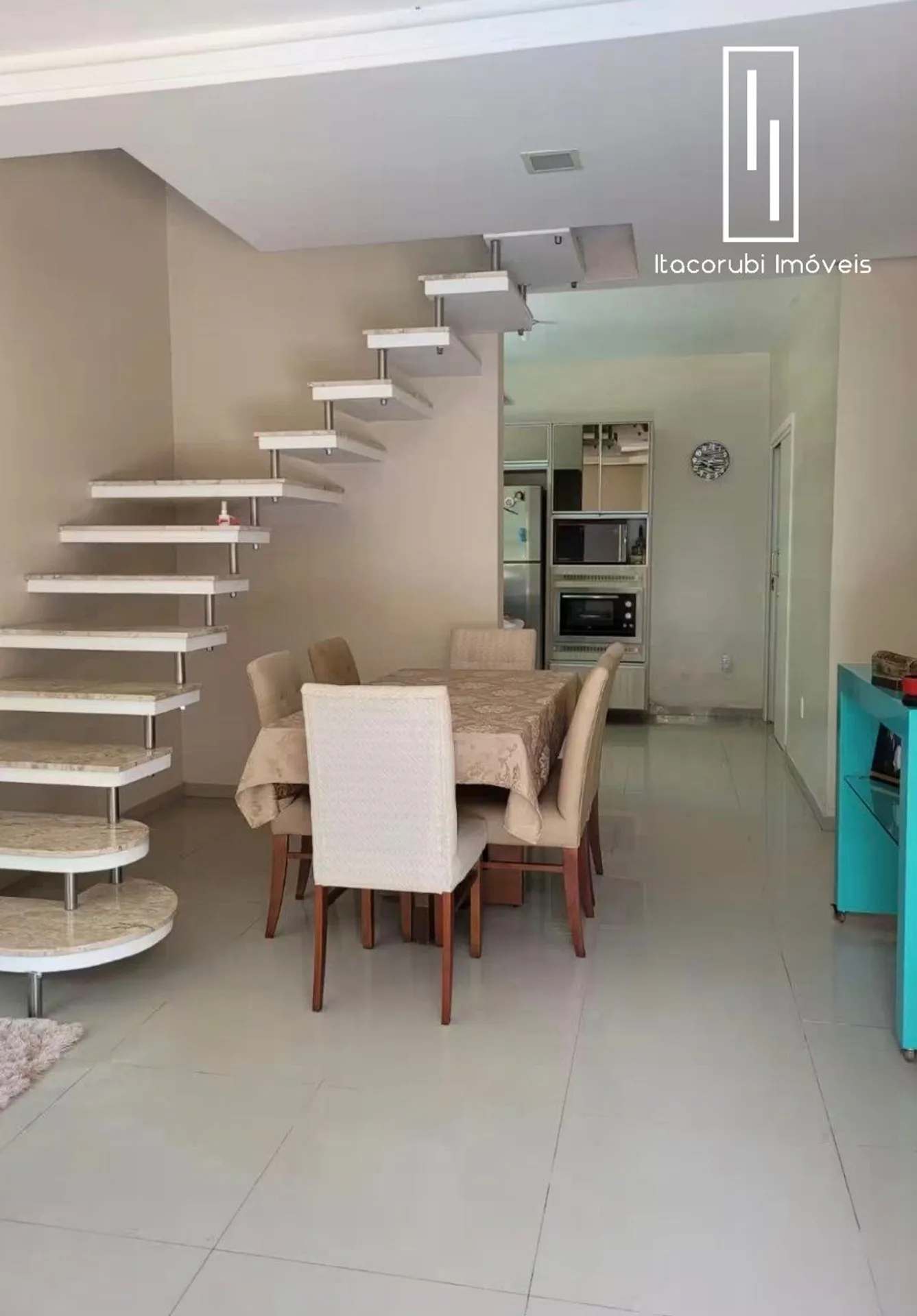Furnished 2-bedroom house with an en-suite and pool — photo 9