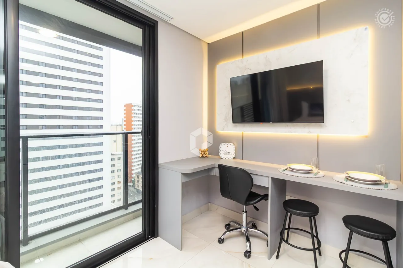Furnished 1-bedroom apartment with a balcony — photo 6