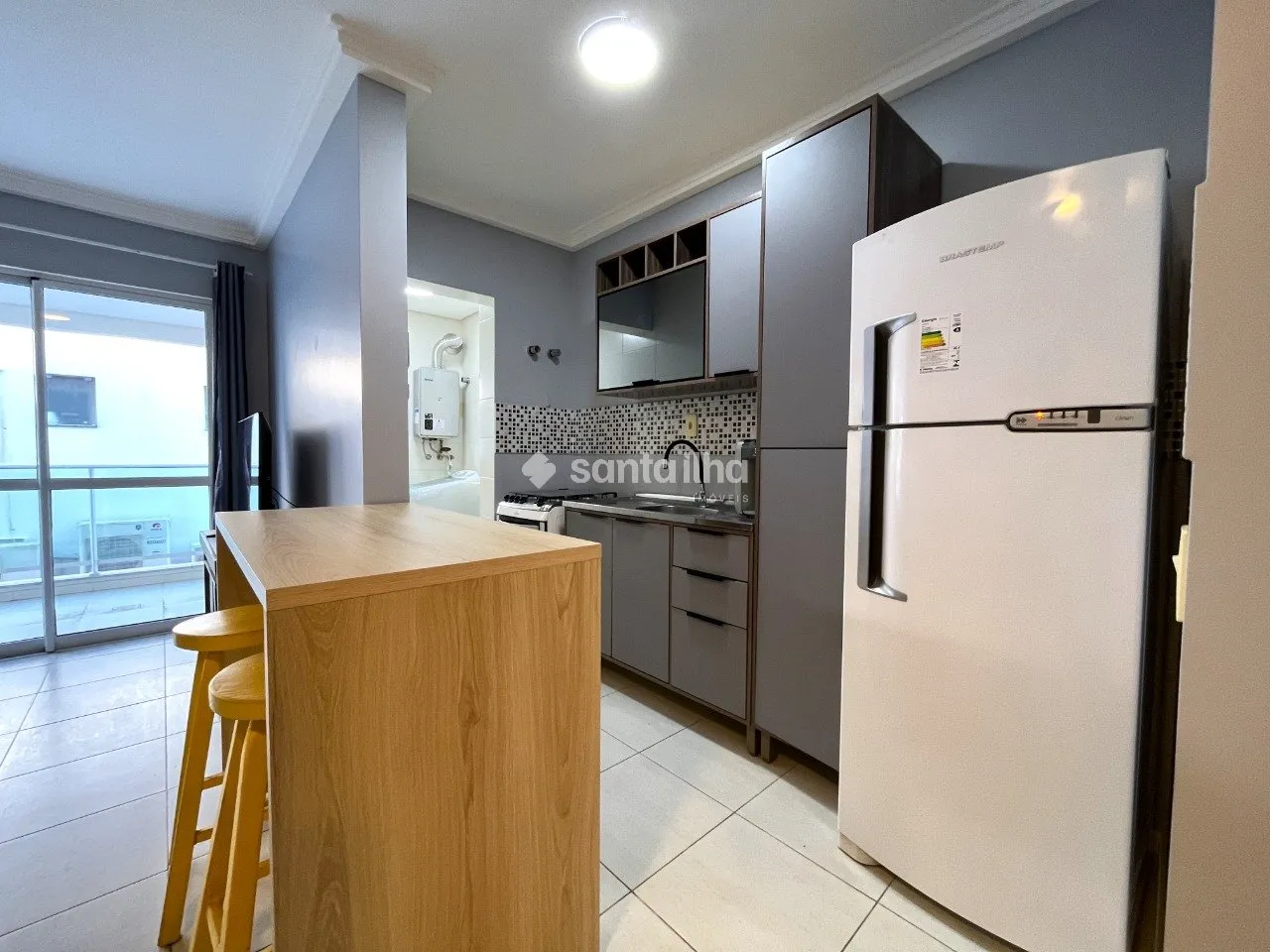 Furnished 2-bedroom apartment with balcony — photo 2