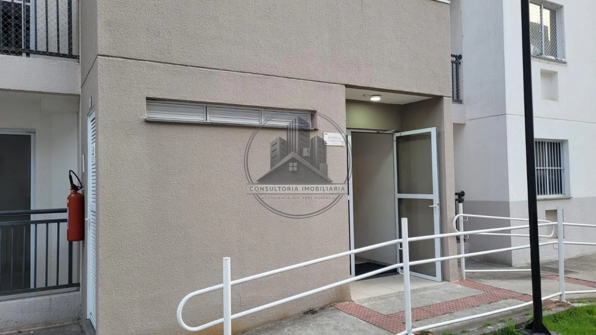 Apartamento de 1 quarto com piso de madeira ou laminado — photo 17