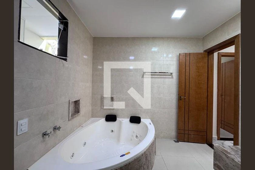 Furnished 367 m² apartment with 4 bedrooms and 3 parking — photo 31