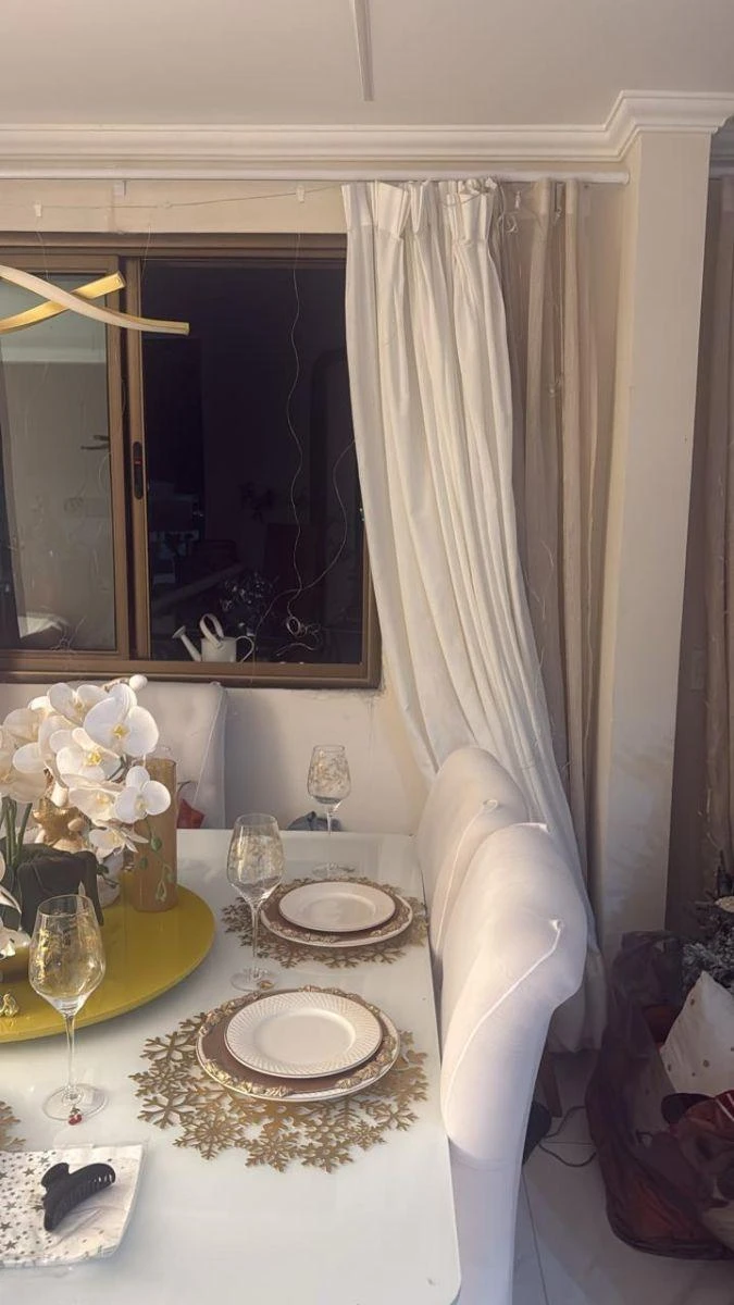Dishwasher in a 4-bedroom apartment, 140 m² — photo 9