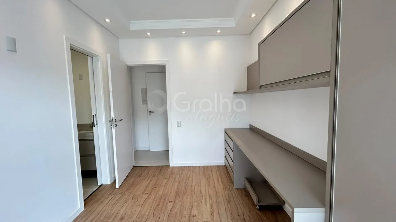 Furnished apartment, 119 m², with floor-to-ceiling windows — photo 34